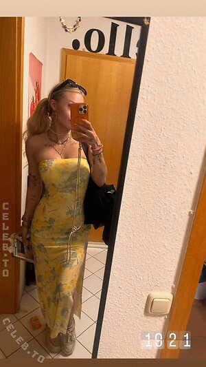 liskaxa Nude Leaked Photo #18