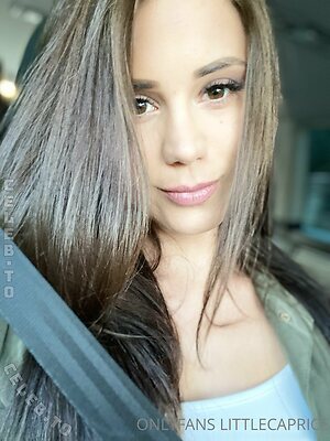 Little Caprice photo