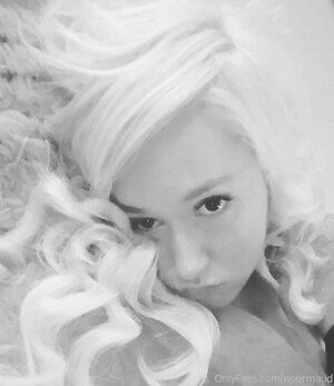 LittleCarlyNympho leaked photo #5
