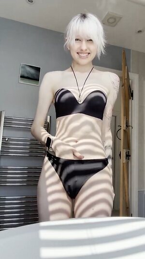 little_emo_kitten leaked photo #10
