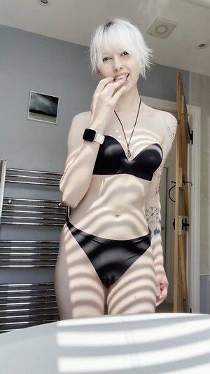 little_emo_kitten leaked photo #11
