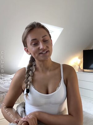 littleLienchen Nude Leaked Photo #2