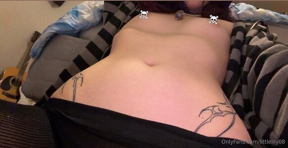 Littlelily08 leaked photo #2