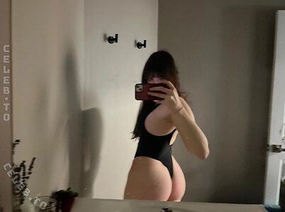 Littlelivbug Nude Leaked Photo #3