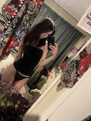 littlemissb3lle leaked photo #4