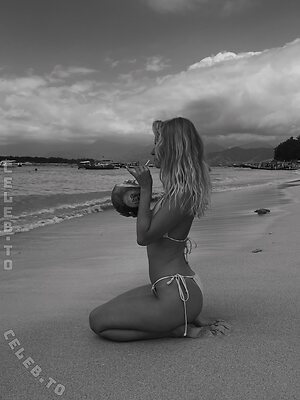 livingwithleenaa leaked photo #7