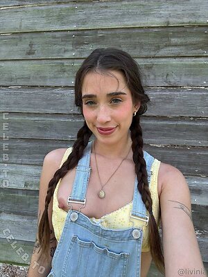 Livinia Roberts Nude Leaked Photo #323