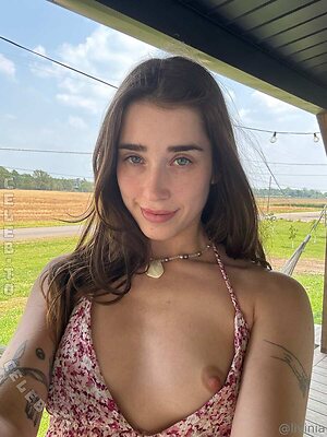 Livinia Roberts Nude Leaked Photo #510