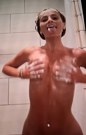 Livromanoo leaked photos