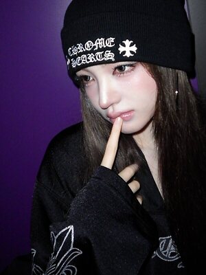 LIZ leaked photo #31