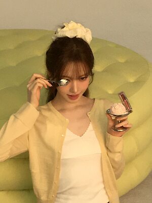Kim Ji-won IVE leaked photos