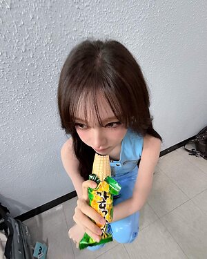 LIZ leaked photo #154