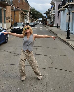 Lizze Broadway Nude Leaked Photo #11