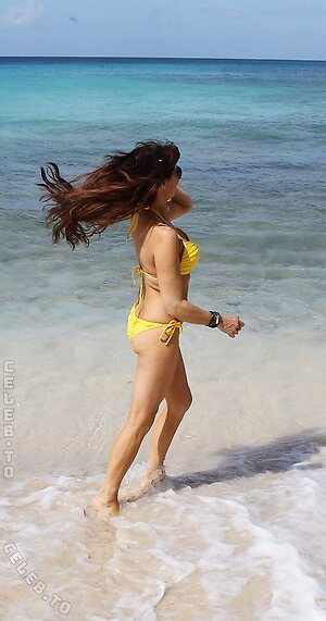 Lizzie Cundy photo