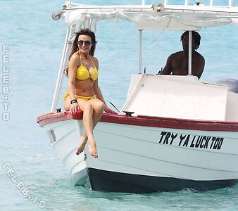 Lizzie Cundy photo