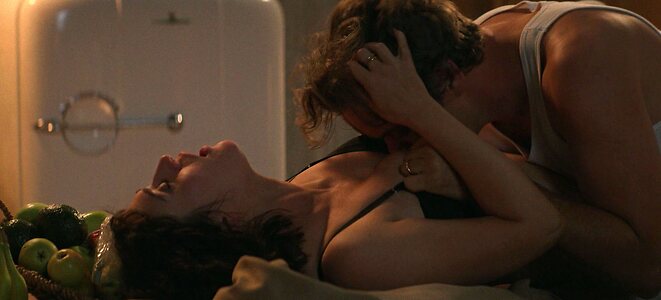 Lizzy Caplan