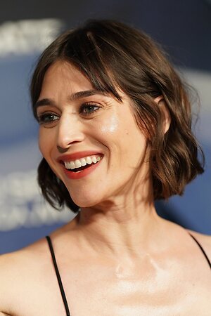 Lizzy Caplan leaked photo #30