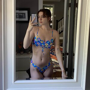Lizzy McAlpine leaked photo #22