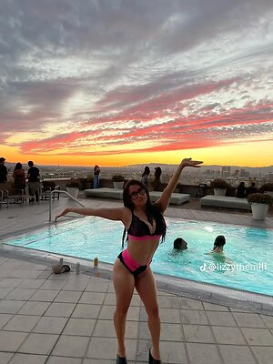 Lizzy leaked photo #6