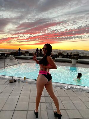 Lizzy leaked photo #9