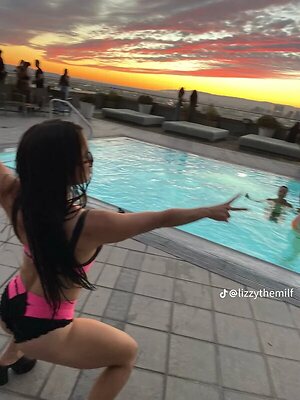 Lizzy leaked photo #11