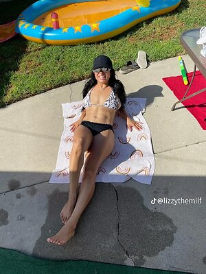 Lizzy leaked photo #23