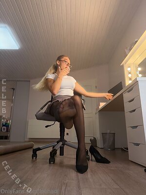 Loenihadi Nude Leaked Photo #80