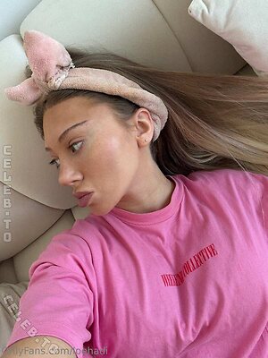 Loenihadi Nude Leaked Photo #197