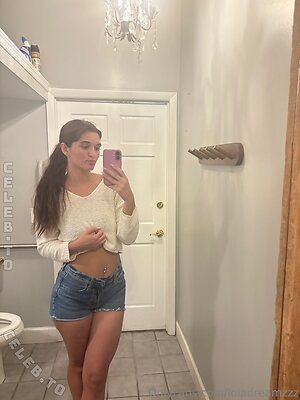 lola ivy Nude Leaked Photo #61