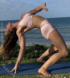 Lola Weippert Nude Leaked Photo #25