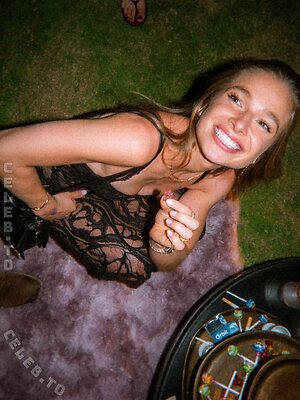 Lola Weippert photo