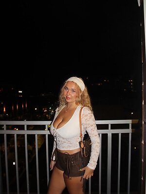 Lola zurweller