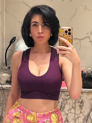 lola_ameri leaked photo #4