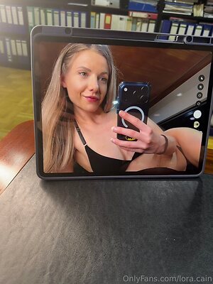 lora.cain leaked photo #18