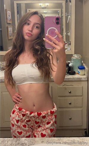 lorenbailey leaked photo #56