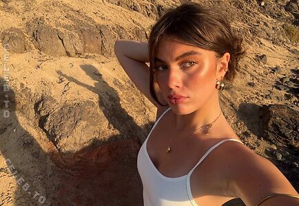 Lotta.ssophiee More Nude Photos