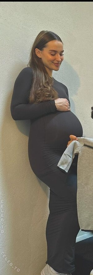 Louisa Jindaoui Nude Leaked Photo #6