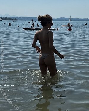 Louisa Laureen photo