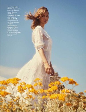 Louise Bourgoin leaked photo #33