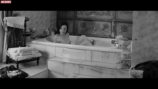Louise Chevillotte leaked photo #10