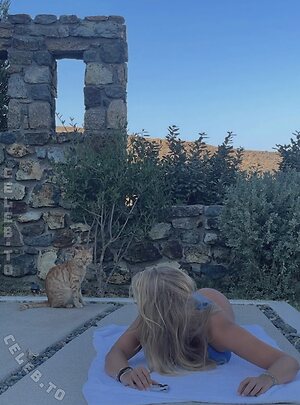 loulou_fbl Nude Leaked Photo #9