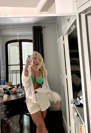 loulou_fbl Nude Leaked Photo #15