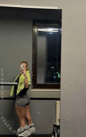 loulou_fbl Nude Leaked Photo #20