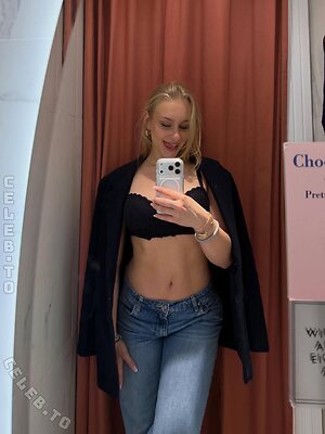 loulou_fbl Nude Leaked Photo #32