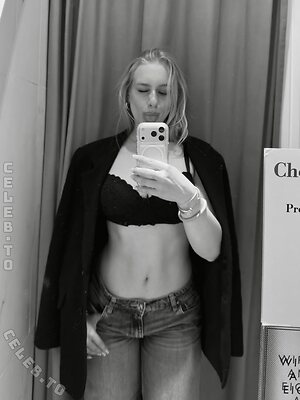 loulou_fbl Nude Leaked Photo #34