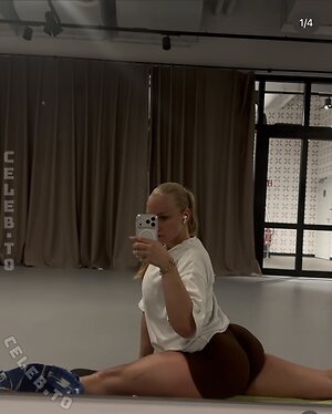 loulou_fbl Nude Leaked Photo #45