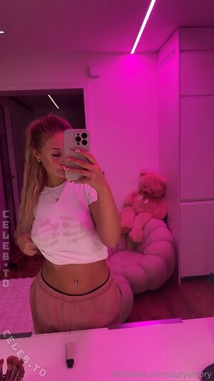 louryamory Nude Leaked Photo #29