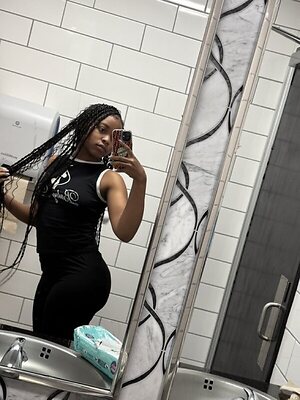 Lovenychelle leaked photo #3