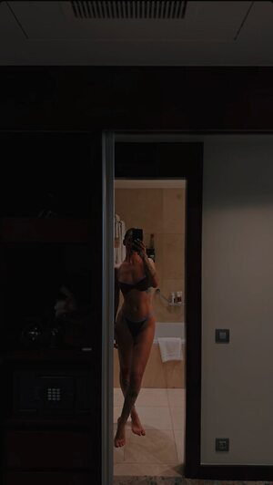 loweasy___ leaked photo #2