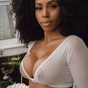 Lua Santana photo